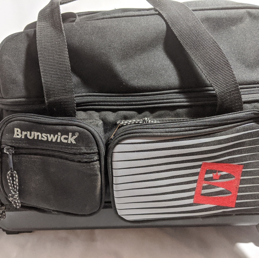 Burnswick Bowling Carry case  with wheels